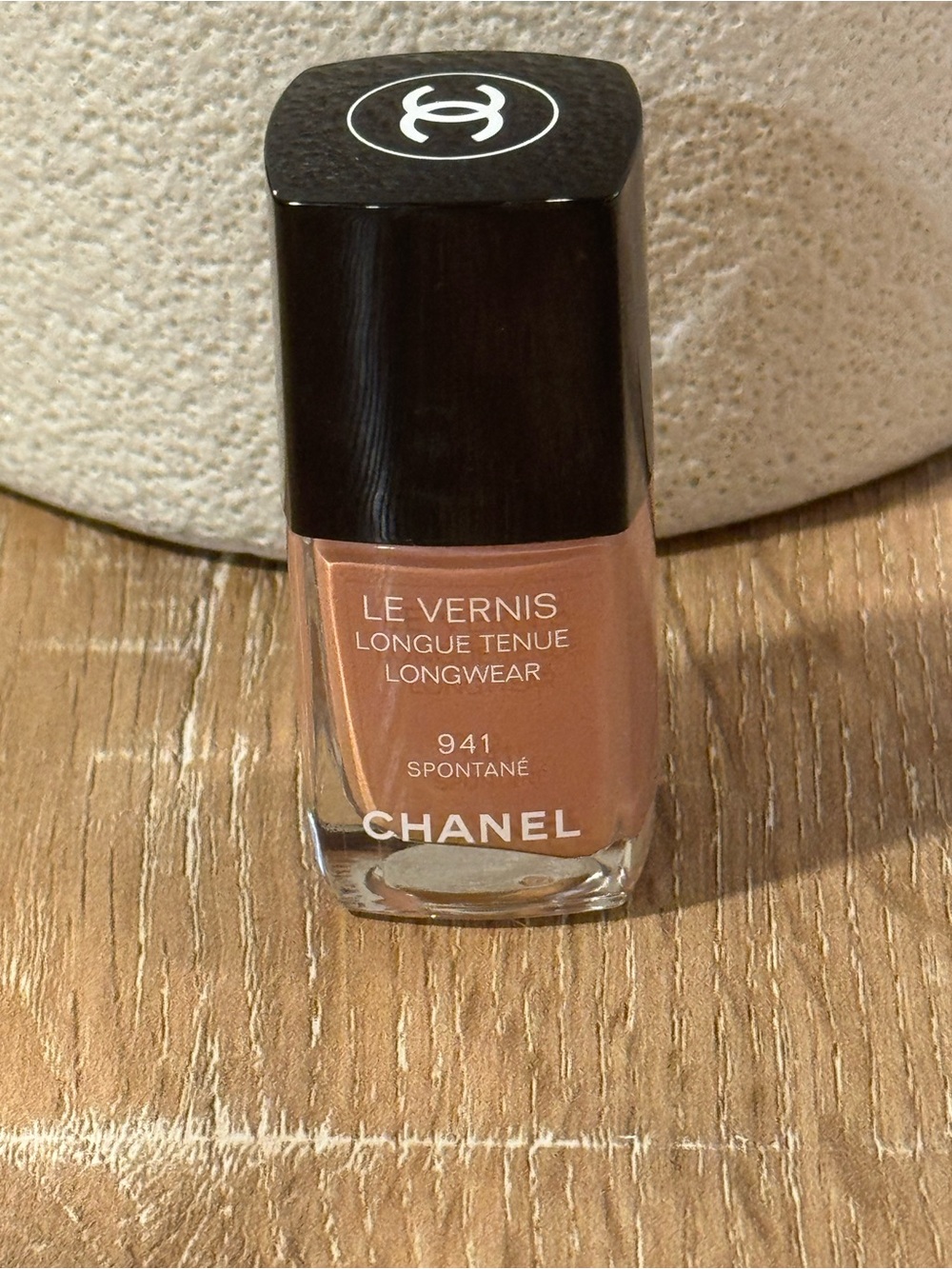 CHANEL Le Vernis Nail Polish 941 Spontané - Nude Brown
